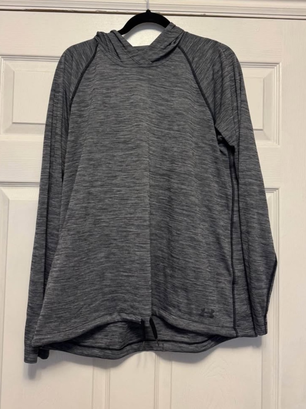 Under Armour Men’s Heather Gray Hooded Performance Pullover